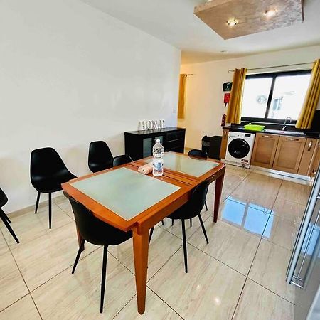 Duplex Whiskey Home 200M Away From The Sea And The Square เซนต์พอลส์เบย์ ภายนอก รูปภาพ