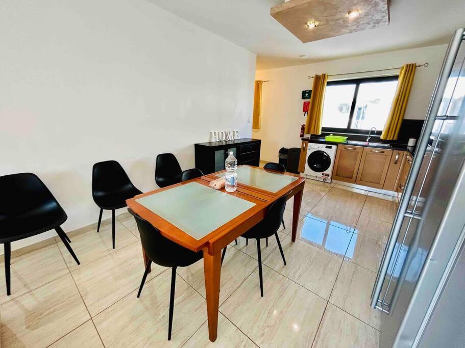 Duplex Whiskey Home 200M Away From The Sea And The Square เซนต์พอลส์เบย์ ภายนอก รูปภาพ