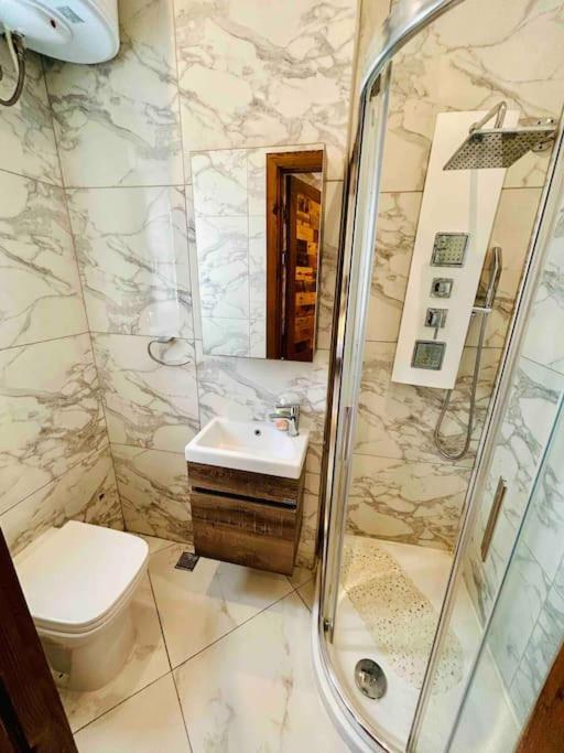 Duplex Whiskey Home 200M Away From The Sea And The Square เซนต์พอลส์เบย์ ภายนอก รูปภาพ