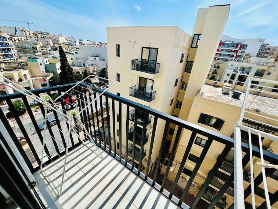 Duplex Whiskey Home 200M Away From The Sea And The Square เซนต์พอลส์เบย์ ภายนอก รูปภาพ