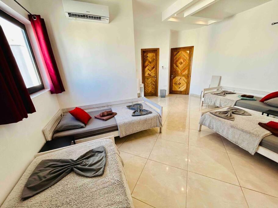 Duplex Whiskey Home 200M Away From The Sea And The Square เซนต์พอลส์เบย์ ภายนอก รูปภาพ